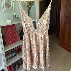 Tobi | Floral Embroidered Light Pink Dress
